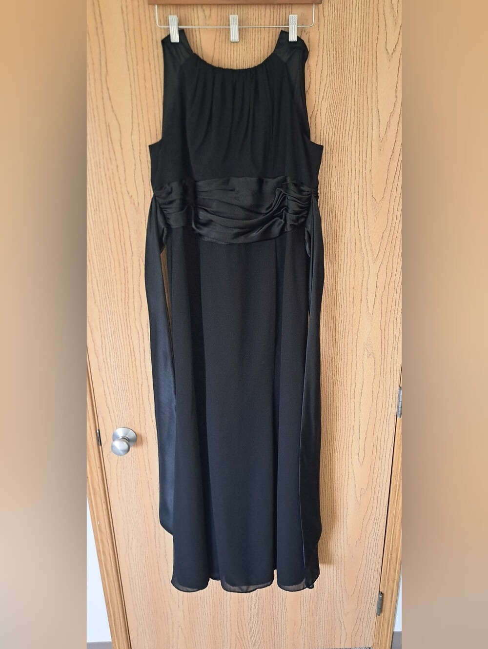 David's Bridal Black Chiffon & Charmeuse Formal Evening Gown Dress